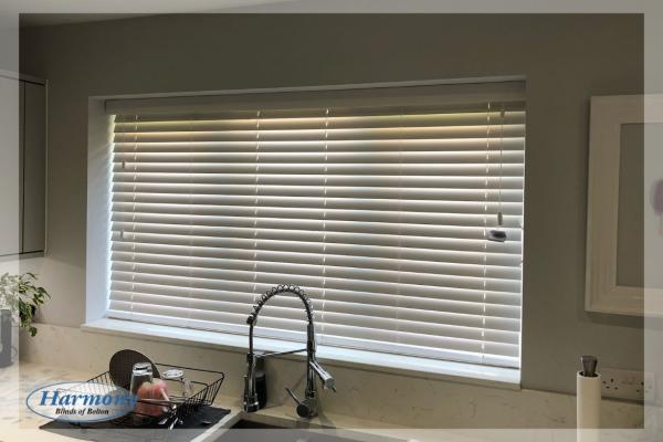 Fresh Wooden Blinds for a Kitchen