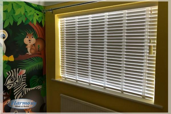 Taped Wooden Blinds in a Jungle Theme Children's Bedroom